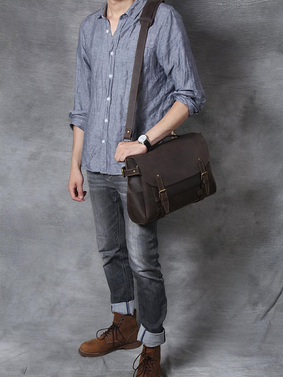 Sac bandoulière en cuir, le compagnon de voyage, modèle Petrus - Sac Bandoulière - Café