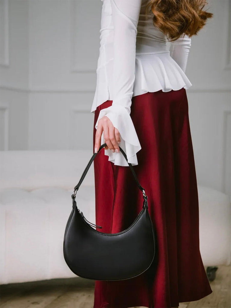 Sac demi - lune femme, épaule, poignet, forme baguette, fermeture zippée, simili vegan, sac tendance femme, modèle Adrienne - Sac à main - Noir