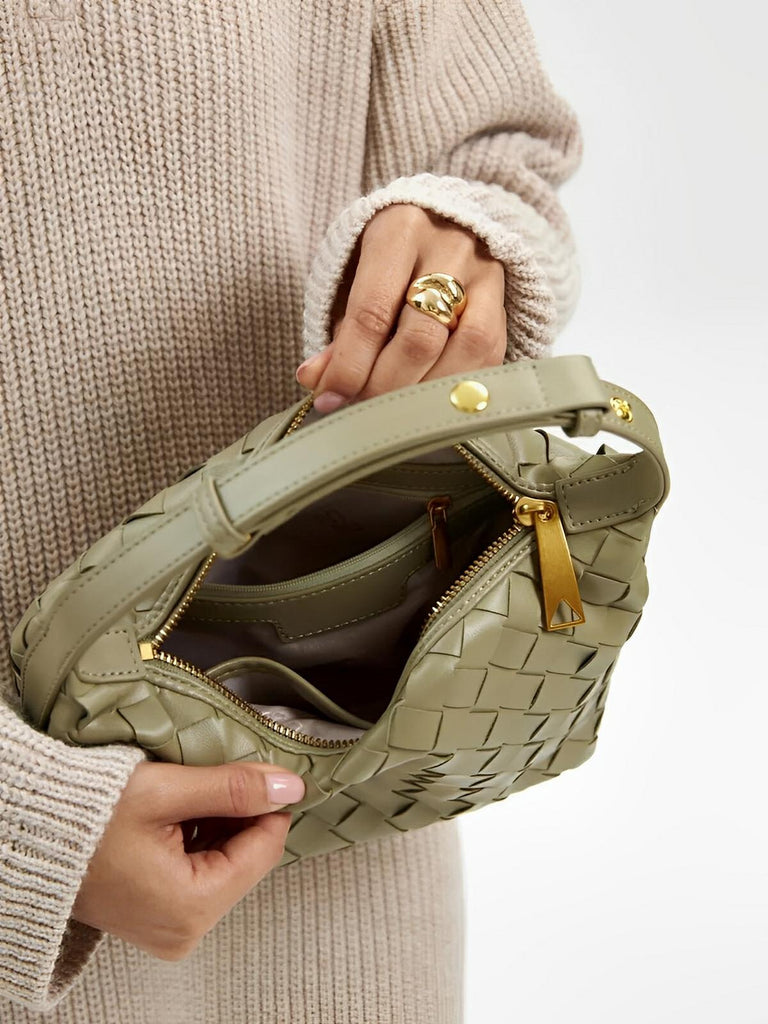 Sac en simili vegan tressé femme, sac baguette épaule et main, design luxe, format compact, tendance 2025, modèle Juliette - Sac à main - Taupe