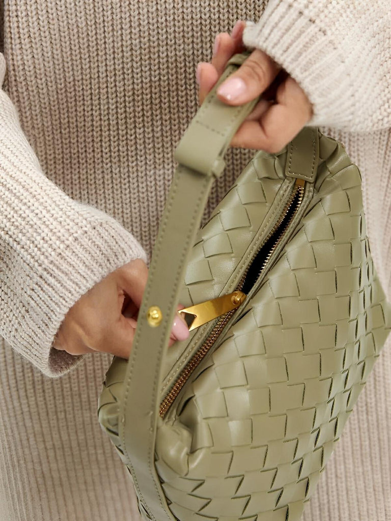 Sac en simili vegan tressé femme, sac baguette épaule et main, design luxe, format compact, tendance 2025, modèle Juliette - Sac à main - Taupe