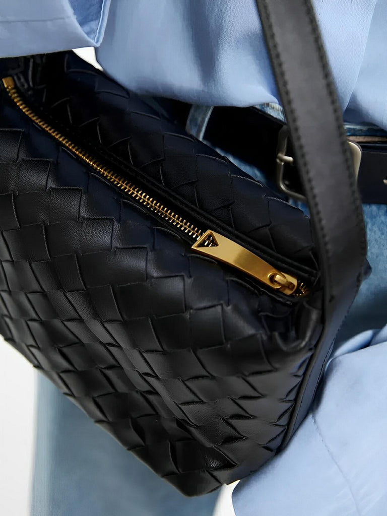 Sac en simili vegan tressé femme, sac baguette épaule et main, design luxe, format compact, tendance 2025, modèle Juliette - Sac à main - Noir