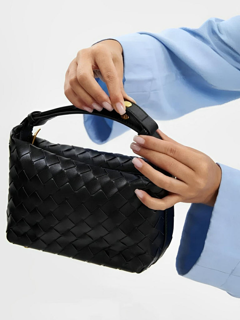 Sac en simili vegan tressé femme, sac baguette épaule et main, design luxe, format compact, tendance 2025, modèle Juliette - Sac à main - Noir