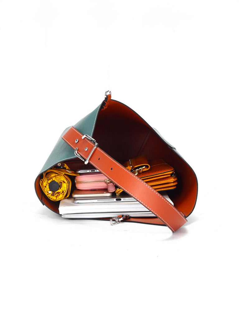 Sac seau en cuir, porté épaule, design minimaliste, grand volume, fermeture boucle, modèle tendance, modèle Marla - Sac à main - Vert