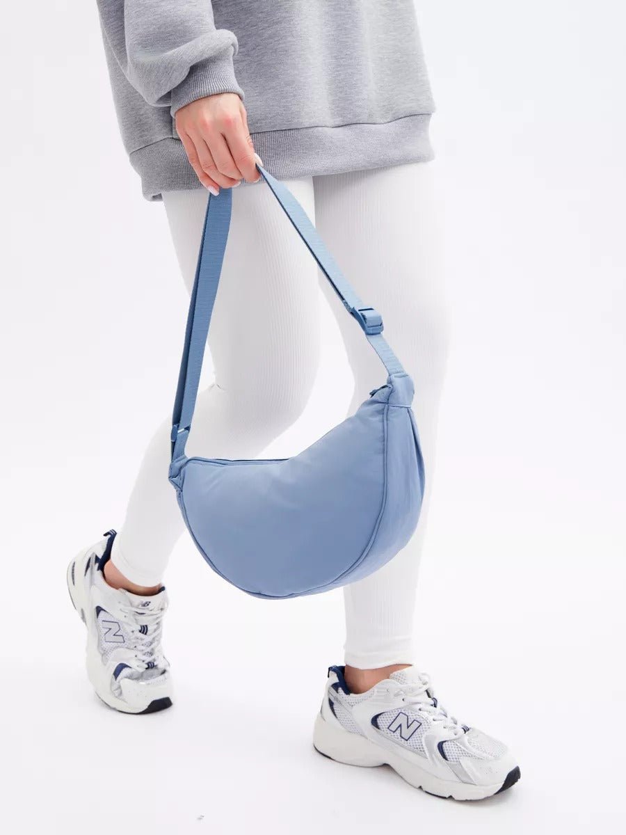 Sacoche nylon femme, sac demi - lune, sac bandoulière léger, sac de poitrine, sac streetwear y2k, modèle Josina - Sacoche - Bleu