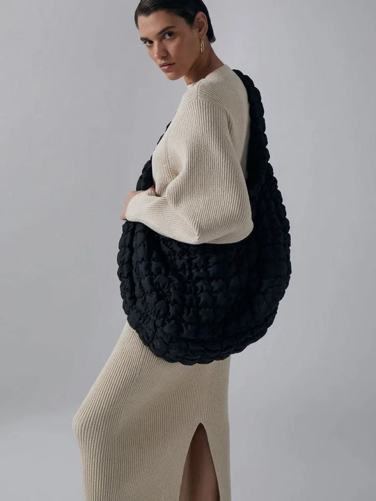 Tote - bag nuage oversize, sac matelassé, sac bandoulière doux, sac hobo rembourré, sac fourre - tout moderne, style Y2K, modèle Catherine - Tote - bag - Noir