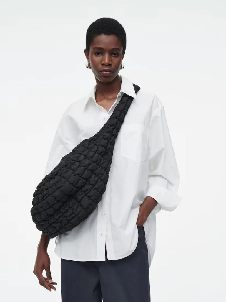 Tote - bag nuage oversize, sac matelassé, sac bandoulière doux, sac hobo rembourré, sac fourre - tout moderne, style Y2K, modèle Catherine - Tote - bag - Noir