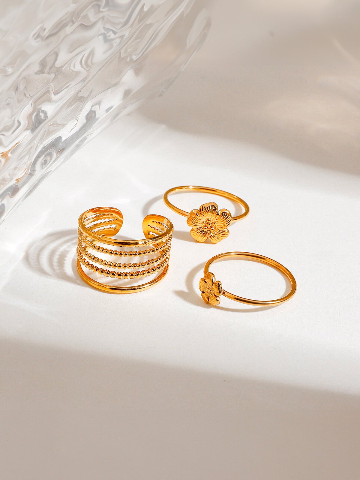 Trio de bagues fleur dorée, bague ouverte réglable, bague acier inoxydable, bague superposition, bijou doré femme, modèle Eva - Bague - Or