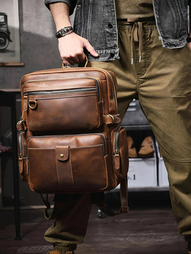 Sac à dos de voyage en cuir, aux finitions travaillées pour le style, modèle Ulric