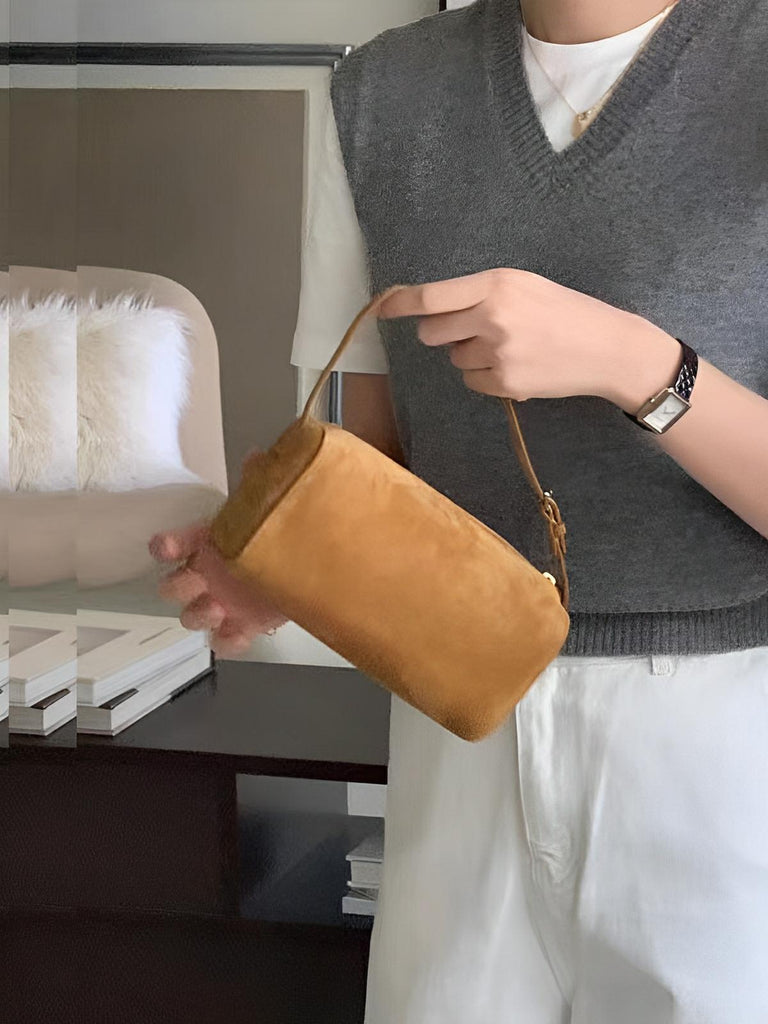 Mini women's handbag in full-grain leather, 90s baguette, small shoulder bag, handheld, trendy shoulder strap, Esther model