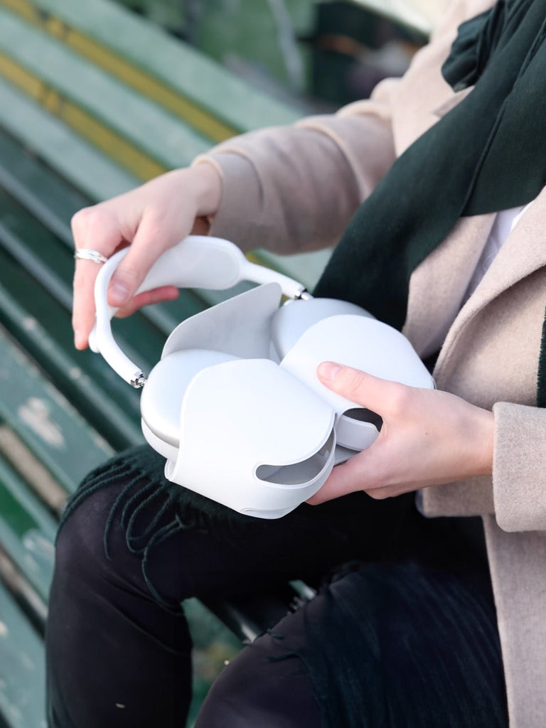 AirPods Max protection, housse rigide, étui de transport, simili vegan magnétique, coque anti - chute avec fermeture, modèle Zahra - Accessoire AirPods Max - Blanc