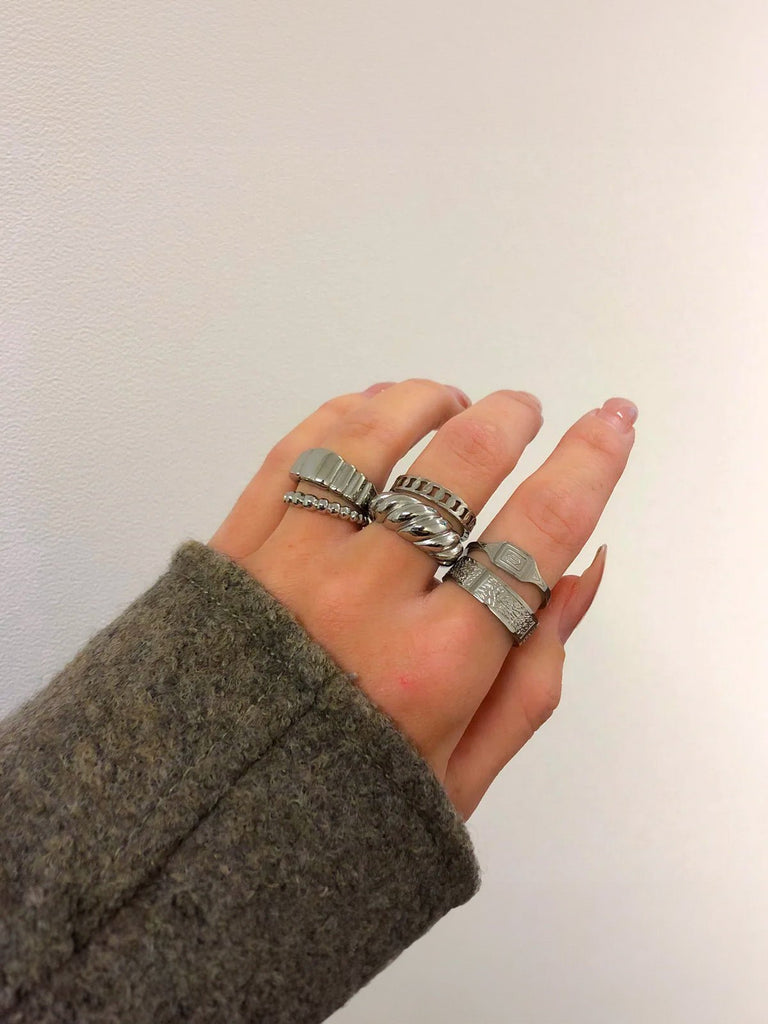 Bague femme acier inoxydable or 18K, style géométrique ondulé, bijoux tendance, mode urbaine, multi tailles, modèle Jorelle - Bague - Argent XXS