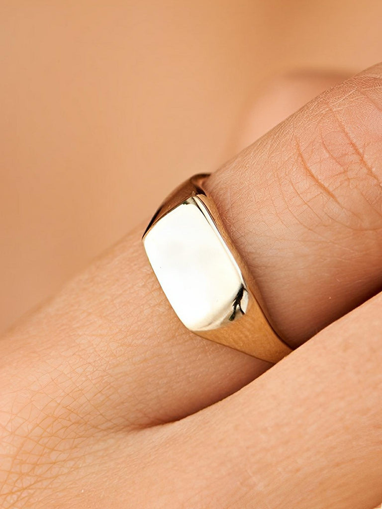 Bague femme acier inoxydable, surface lisse, gravure personnalisée, plaqué or 18K, style géométrique, modèle Joane - Bague - Or XXS