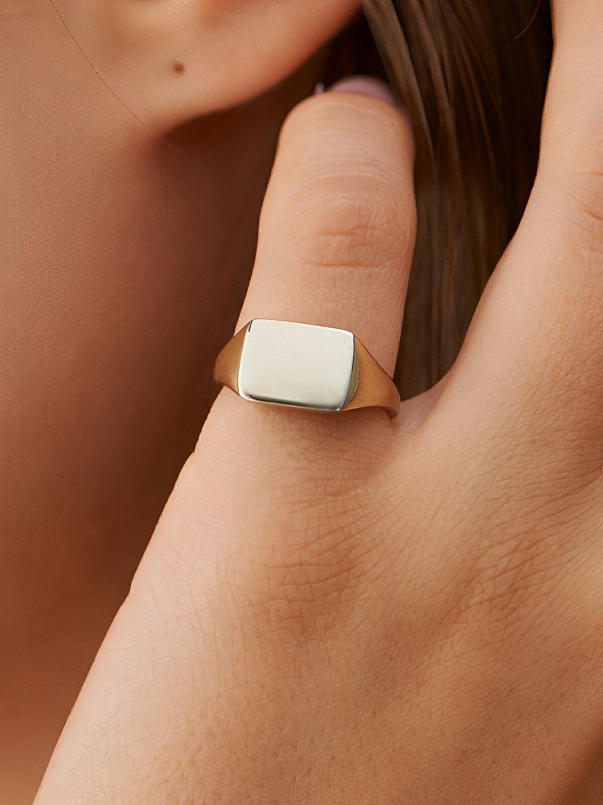 Bague femme acier inoxydable, surface lisse, gravure personnalisée, plaqué or 18K, style géométrique, modèle Joane - Bague - Or XXS