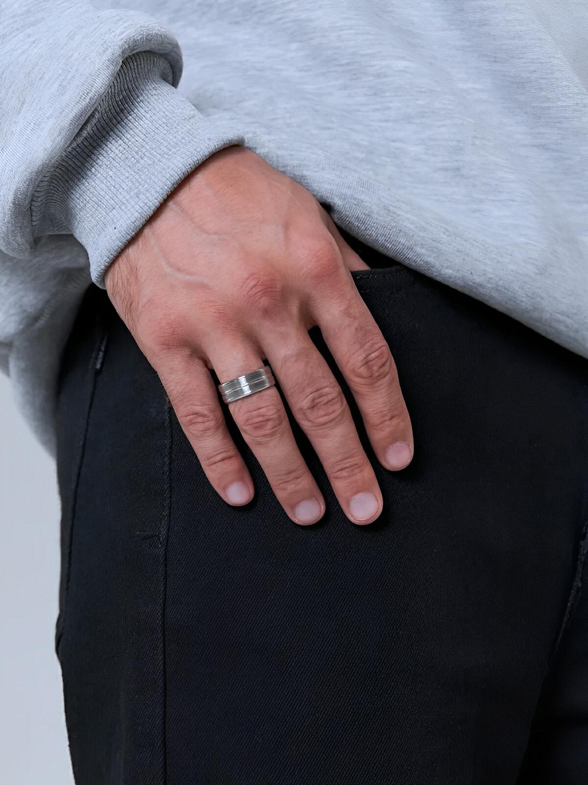Bague homme en acier inoxydable, anneau moderne et raffiné, style masculin, modèle Ilyes - Bague - Argent XXS