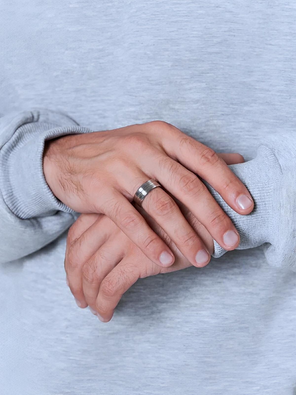 Bague homme en acier inoxydable, anneau moderne et raffiné, style masculin, modèle Ilyes - Bague - Argent XXS