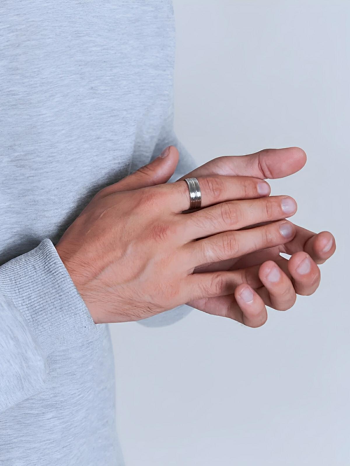 Bague homme en acier inoxydable, anneau moderne et raffiné, style masculin, modèle Ilyes - Bague - Argent XXS