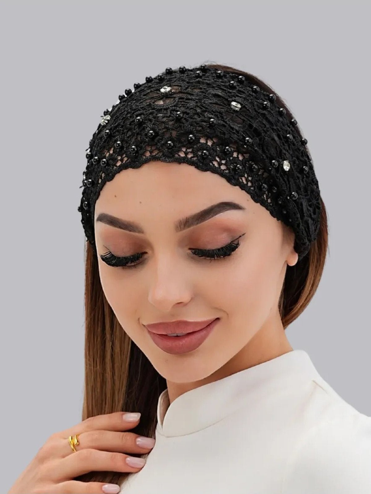 Bandeau dentelle perles, bandeau large élastique femme, serre - tête chic soirée, accessoire cheveux féminin, bandeau mode confortable, modèle Magesta - Bandeau pour cheveux - Noir