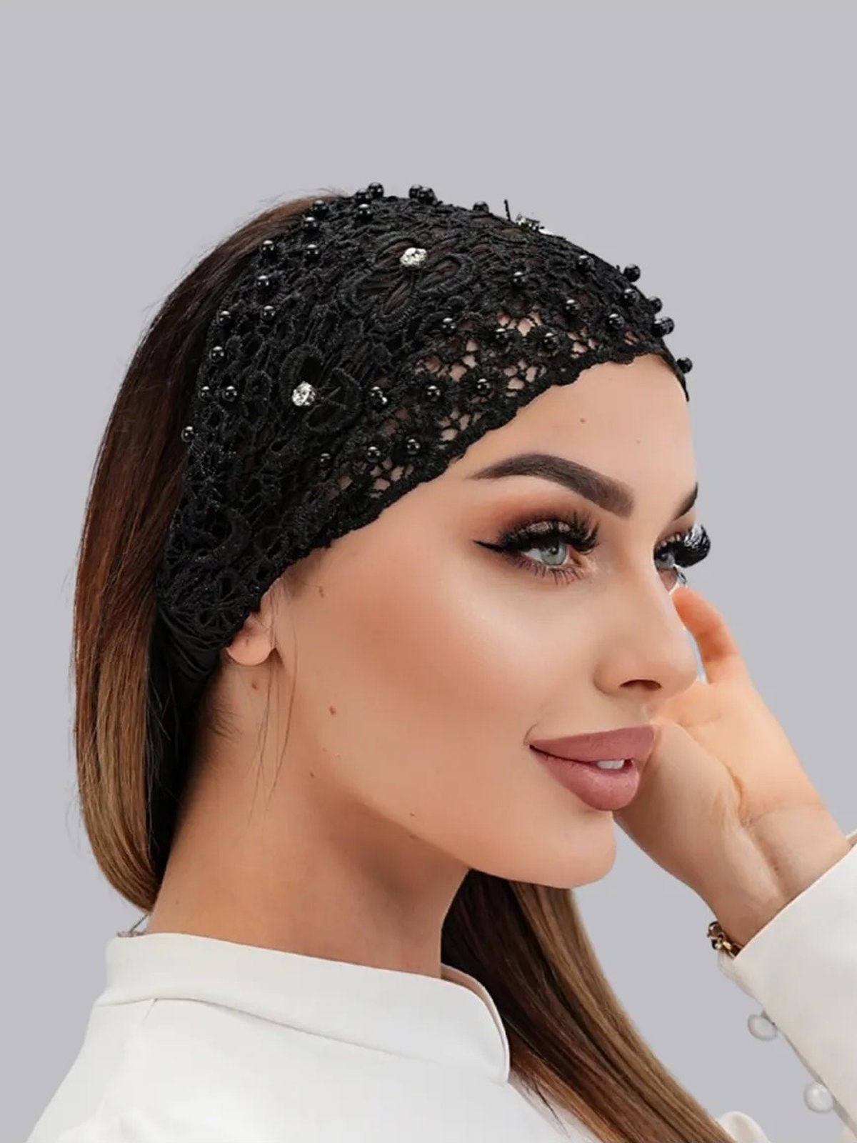 Bandeau dentelle perles, bandeau large élastique femme, serre - tête chic soirée, accessoire cheveux féminin, bandeau mode confortable, modèle Magesta - Bandeau pour cheveux - Noir