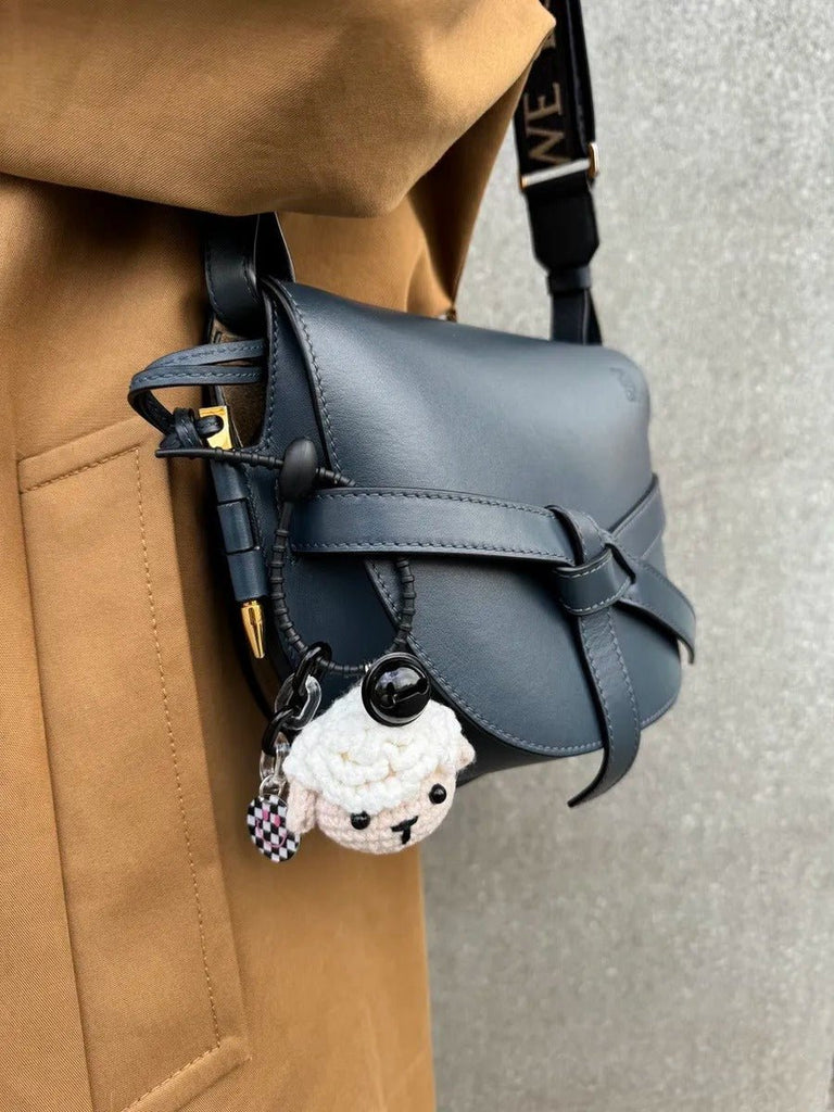 Bijou de sac mouton crochet, porte - clés mignon, accessoire sac original, peluche crochet porte - clé, breloque fantaisie kawaii, modèle Ézènne - Bijoux de sac - Blanc