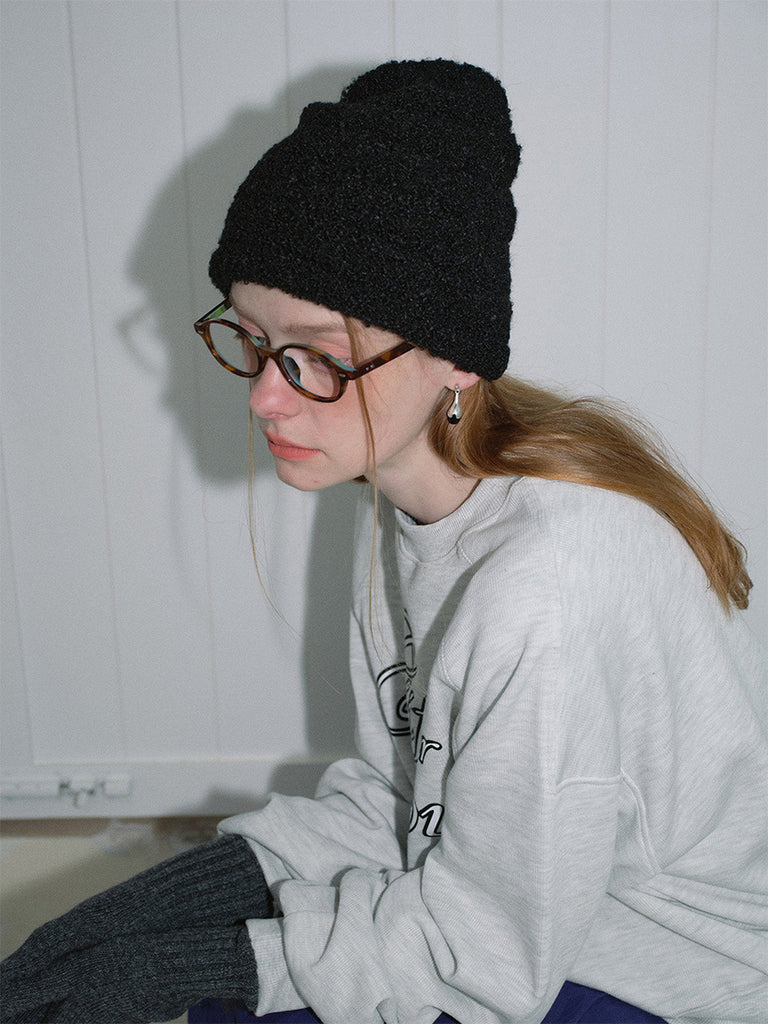 Bonnet chaud femme hiver, accessoire maille texturée, laine bouclette confortable, couvre - chef doux et ample, style unisexe tendance, look streetwear hiver, modèle Bernie - Bonnets - Noir