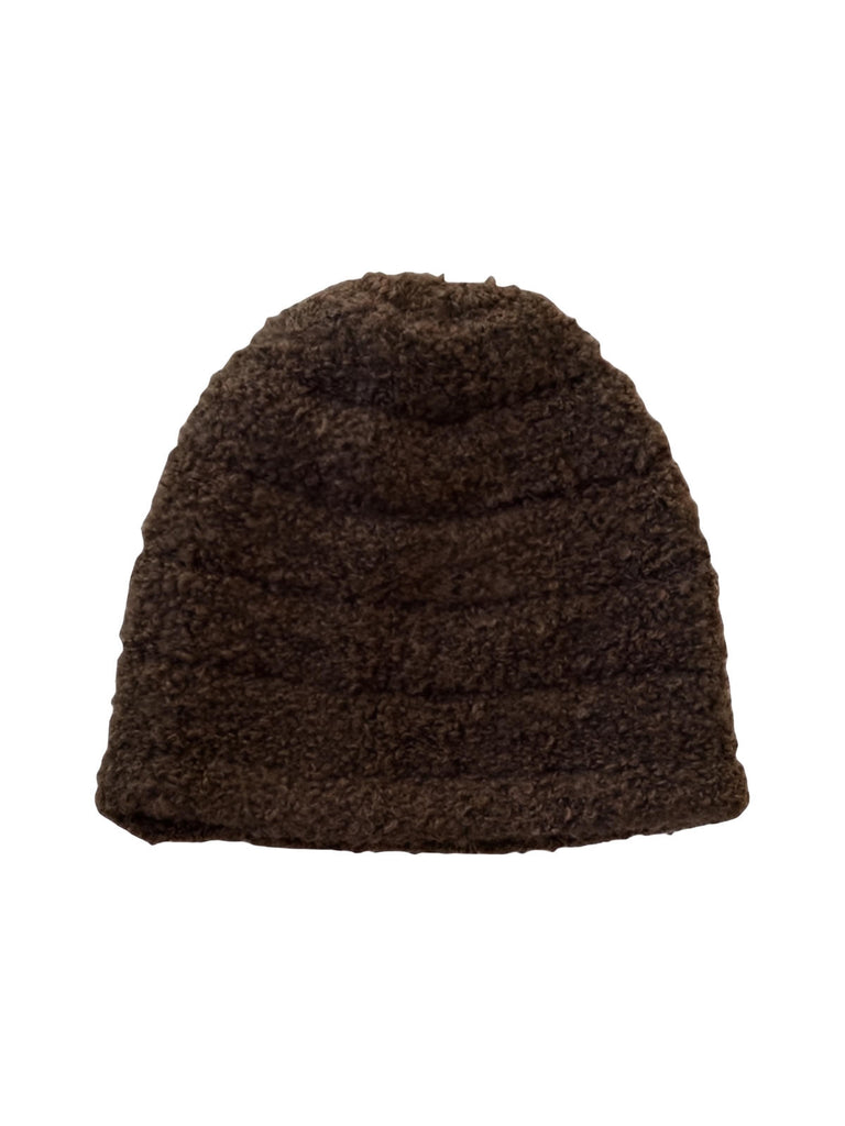 Berretto caldo donna inverno, accessorio a maglia testurizzata, lana bouclé confortevole, copricapo morbido e ampio, stile unisex di tendenza, look streetwear invernale, modello Bernie