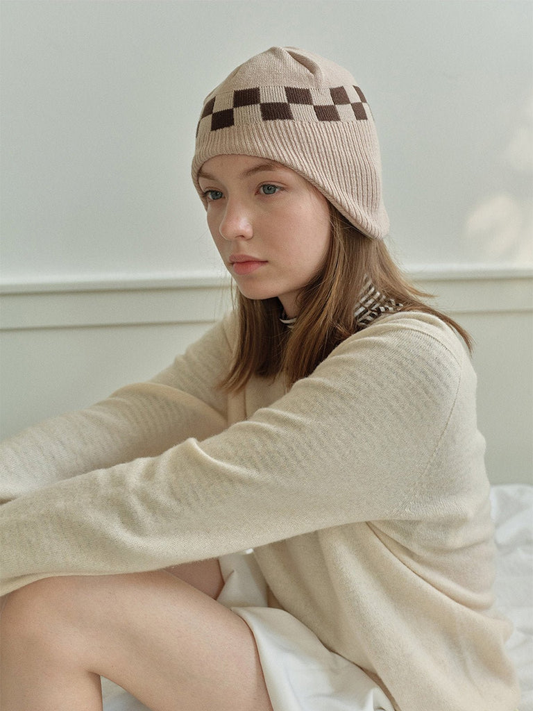 Bonnet chaud hiver, protège oreilles maille damier, bonnet femme visage fin, bonnet tricot doux, bonnet extensible hiver, modèle Monie - Bonnets - Beige