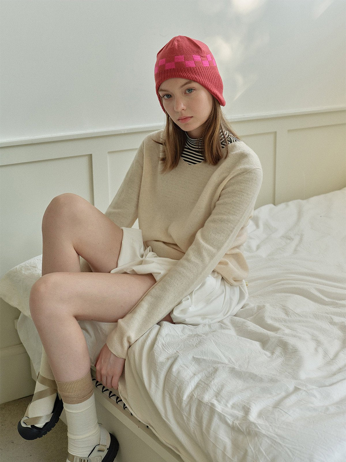 Bonnet chaud hiver, protège oreilles maille damier, bonnet femme visage fin, bonnet tricot doux, bonnet extensible hiver, modèle Monie - Bonnets - Rose