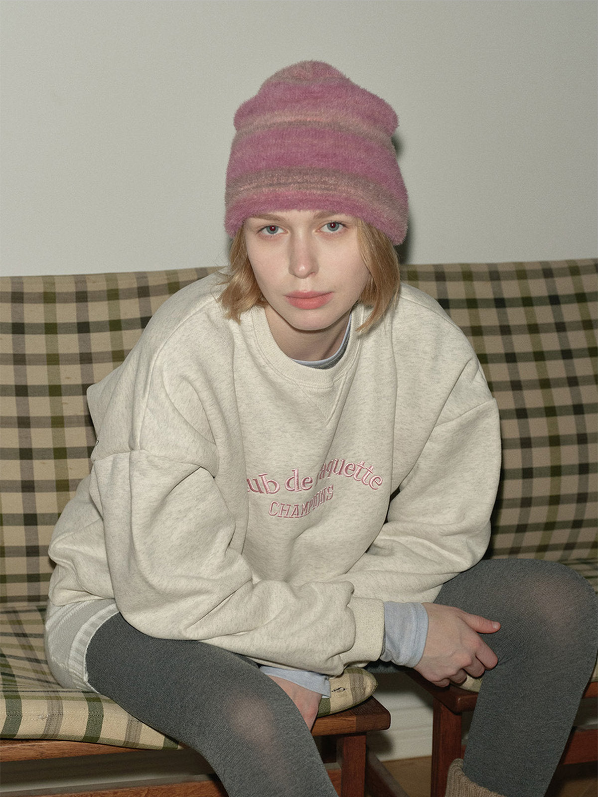 Bonnet d'hiver en nylon duveteux, bonnet doux femme, bonnet maille dégradé, bonnet chaud sans couture, bonnet style vintage, modèle Zaza - Bonnets - Rose foncé