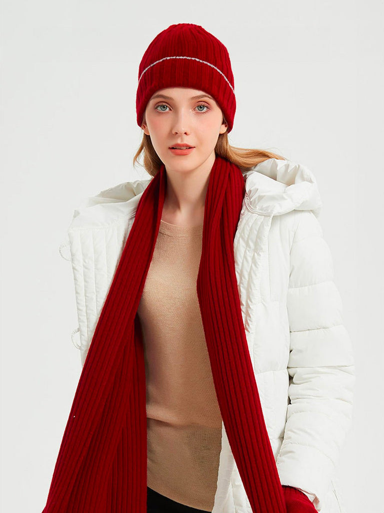 Bonnet en laine chaude, maille côtelée unisexe, revers extensible et confortable, touche de couleur contrastée, douceur naturelle pour l’hiver, modèle Kinsy - Bonnets - Bordeaux