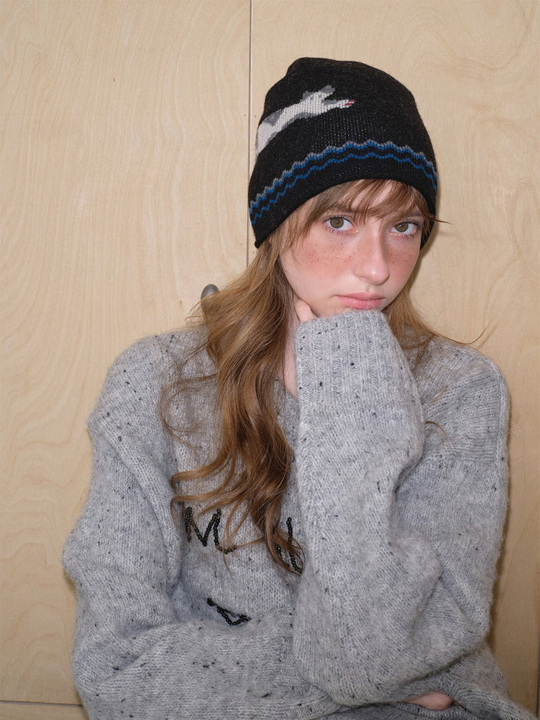 Bonnet en laine douce, design chat en tricot, chaud et confortable, style streetwear hiver, gris ou noir, motif animalier original, coupe ajustée, mode urbaine cosy, modèle Mimie - Bonnets - Noir