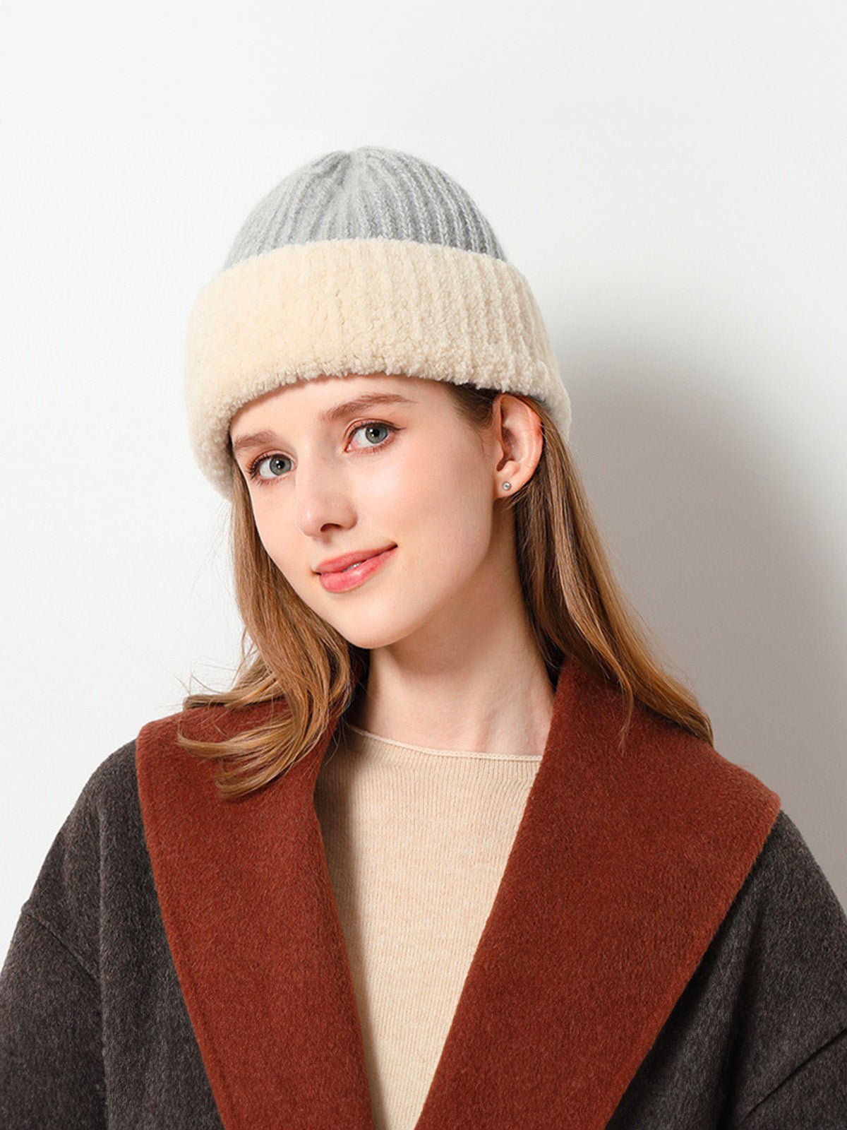 Bonnet en pure laine, tricot côtelé, doublure chaude, pour femme, hiver, style moderne, fluffy, modèle Ambre - Bonnets - Gris