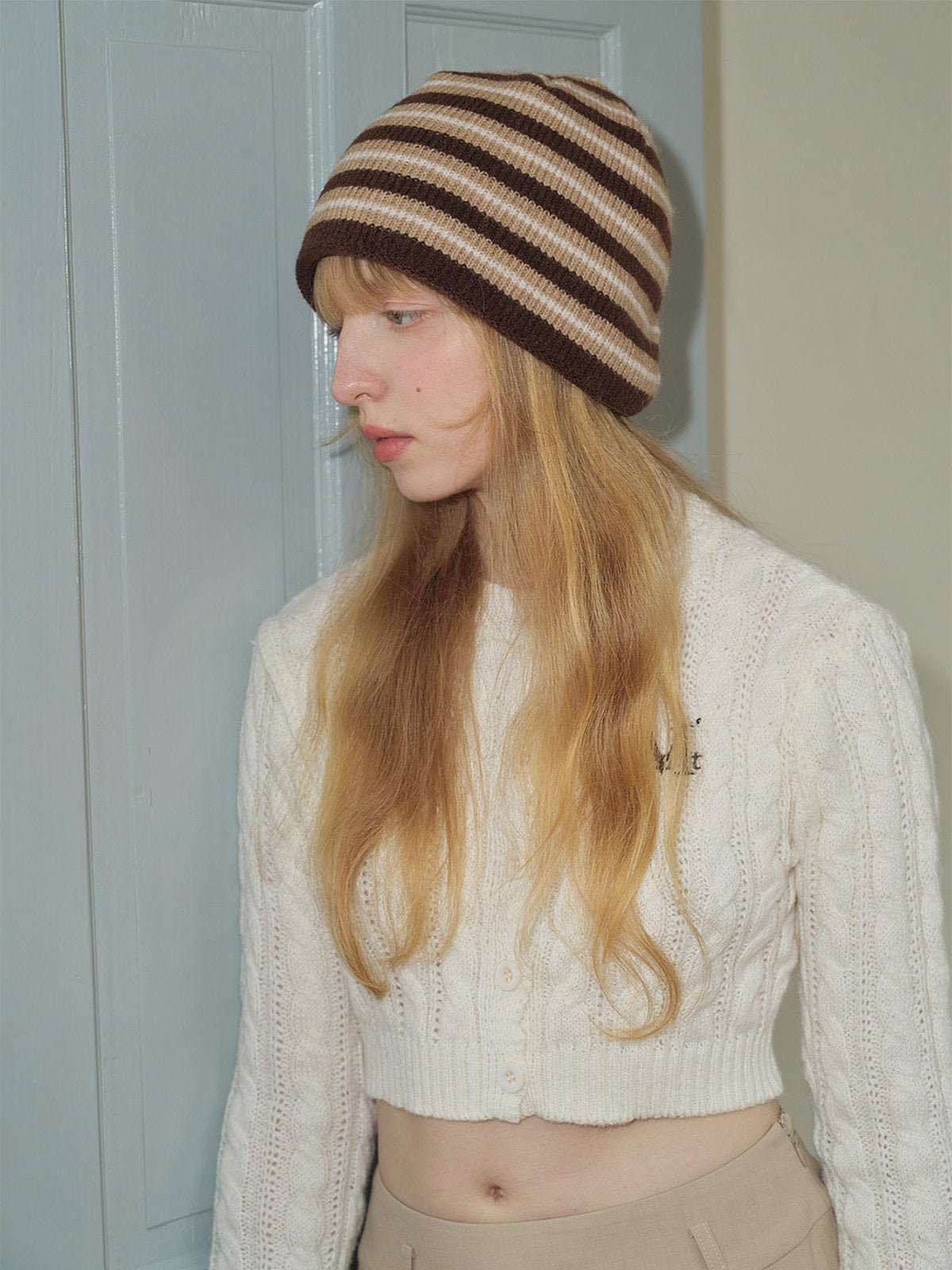 Bonnet rayé femme hiver, bonnet tricoté doux, bonnet chaud sans doublure, bonnet unisexe mode, bonnet en maille streetwear, modèle Tridy - Bonnets - Marron