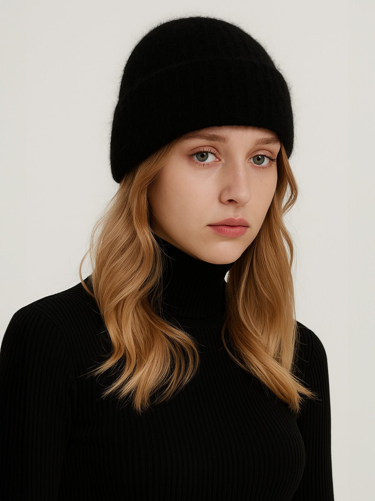 Bonnet tricoté doux, haute densité, poil de lapin angora, chaud et confortable, hiver, mixte, look minimal, style tendance, modèle Moha - Bonnets - Noir