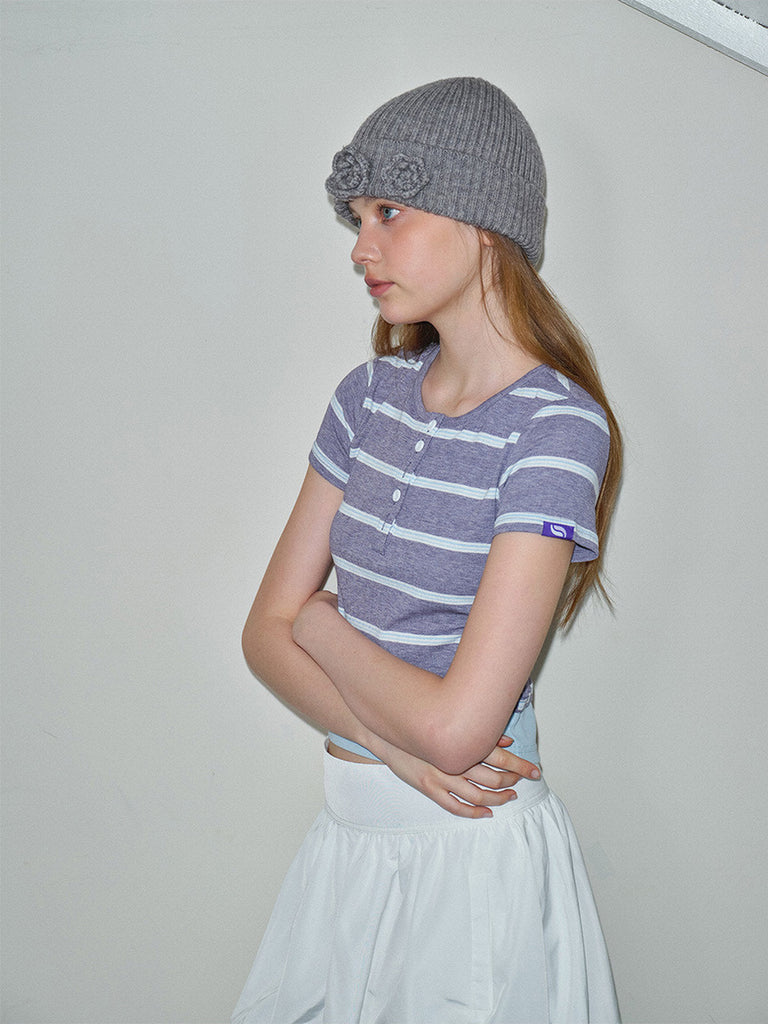 Bonnet tricoté hiver femme, à fleur crochetée, bonnet doux chaud, bonnet street style, bonnet fille tendance, modèle Gardénia - Bonnets - Gris