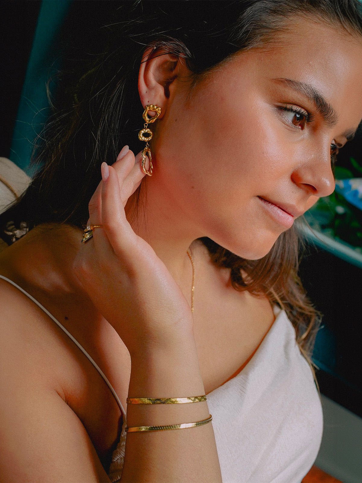 Boucles d’oreilles longues, dorées, acier inoxydable, design géométrique, martelées, modèle Rouna - Bague - Or