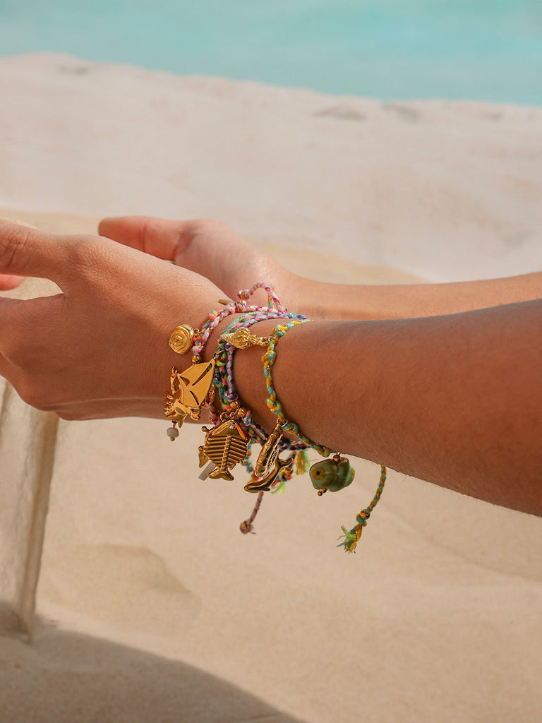 Bracelet cordon coloré, pendentif poisson, coquillage, crabe, ancre, été et plage, 18K doré, modèle Salomé - Bracelet - Style 1
