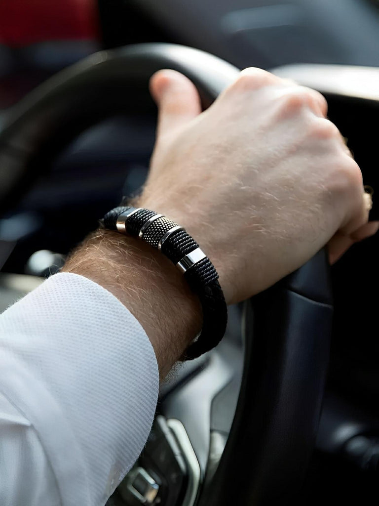 Bracelet en cuir tressé pour homme, détails en acier inoxydable, style tendance, modèle Juan - Bracelet - Noir et argent S