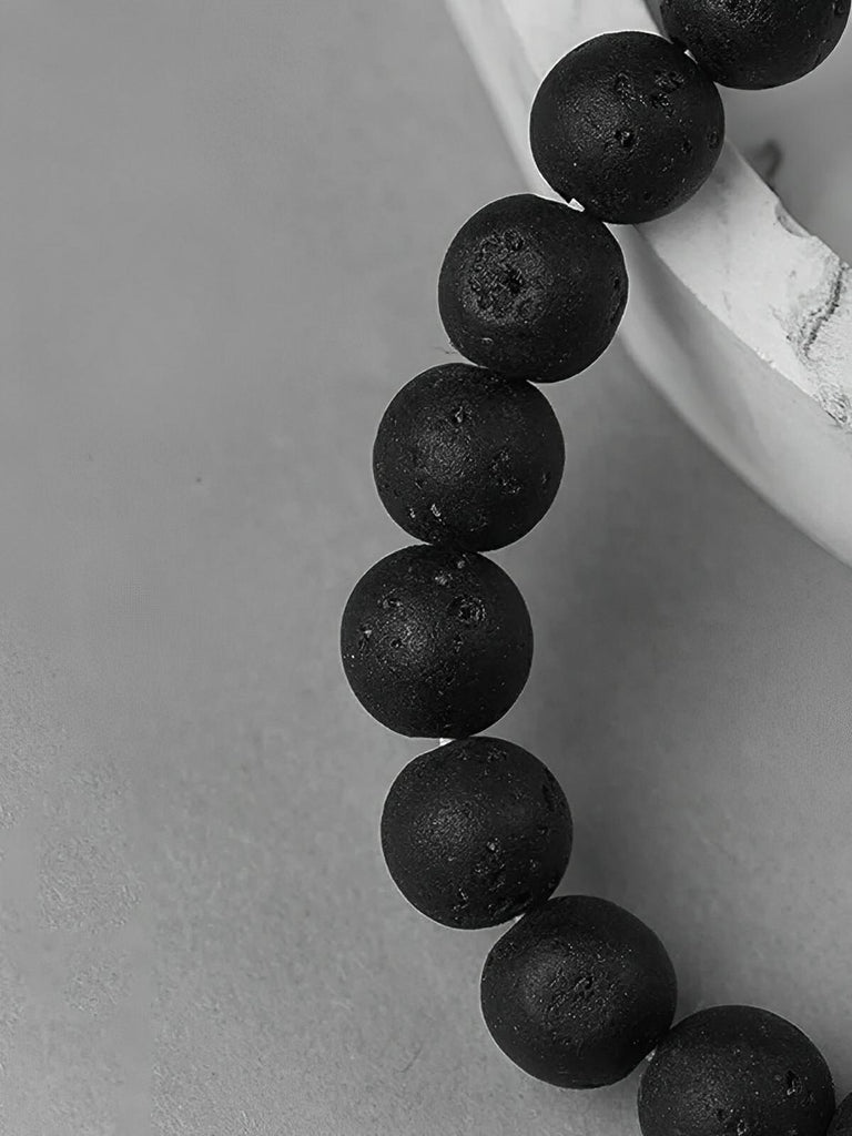 Bracelet en pierres naturelles, élastique, au style précieux et indispensable, modèle Lome - Bracelet - Pierre volcanique S