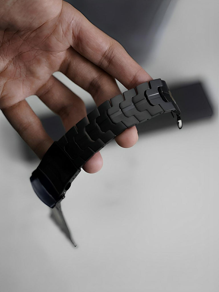 Bracelet en titane pour Apple Watch, design sculpté, ajustable et ultra - résistant, fermoir papillon sécurisé, modèle Réno - Bracelet Apple Watch - Noir 38 à 42mm