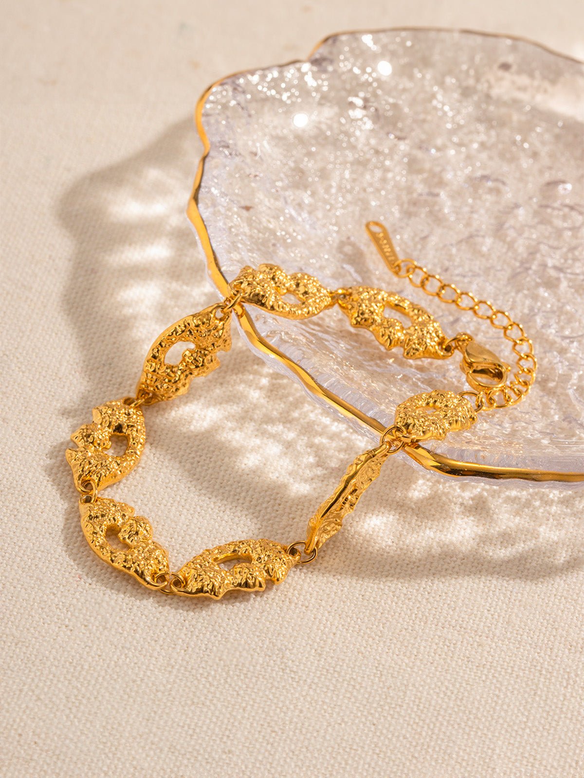 Bracelet femme, design géométrique, acier inoxydable, plaqué or 18K, fermoir mousqueton, modèle Amila - Bracelet - Or 16+5 cm