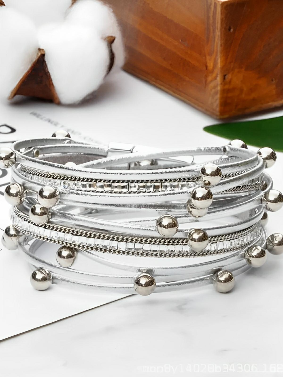 Bracelet femme multi - rangs simili vegan, perles, strass, fermoir magnétique, modèle Amelle - Bracelet - Argent