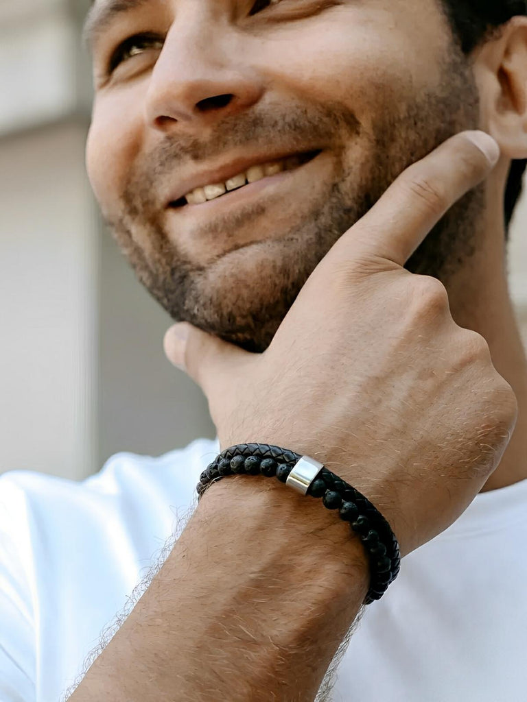Bracelet homme en cuir tressé et perles de lave naturelle, à l'esthétique tendance, modèle Marvin - Bracelet - Pierre volcanique S