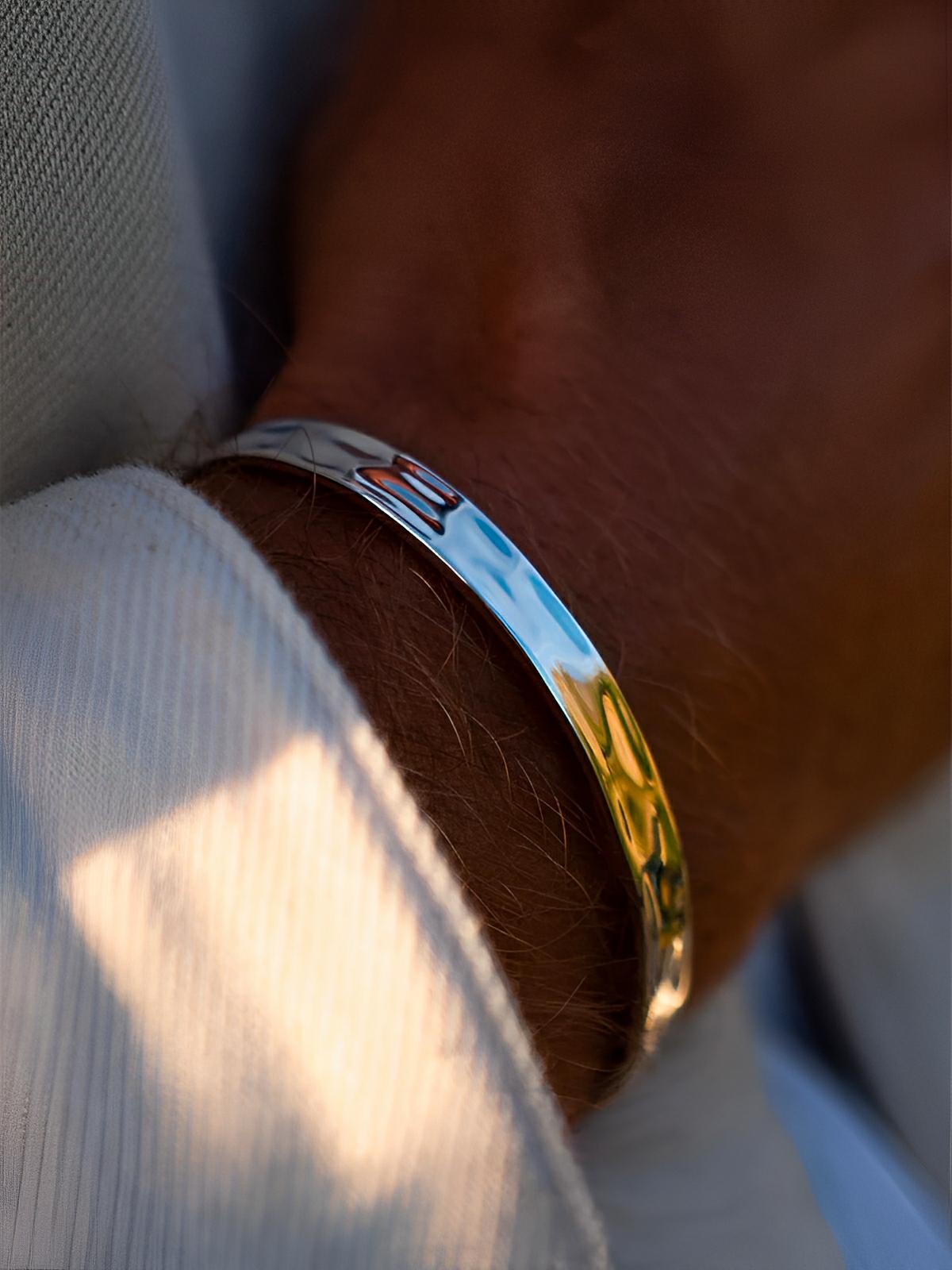 Bracelet jonc en acier inoxydable, finition miroir, design ouvert, modèle Lancelot - Bracelet - Argent S - M