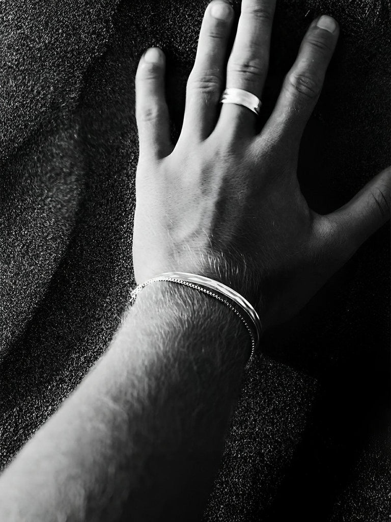 Bracelet jonc en acier inoxydable, finition miroir, design ouvert, modèle Lancelot - Bracelet - Argent S - M