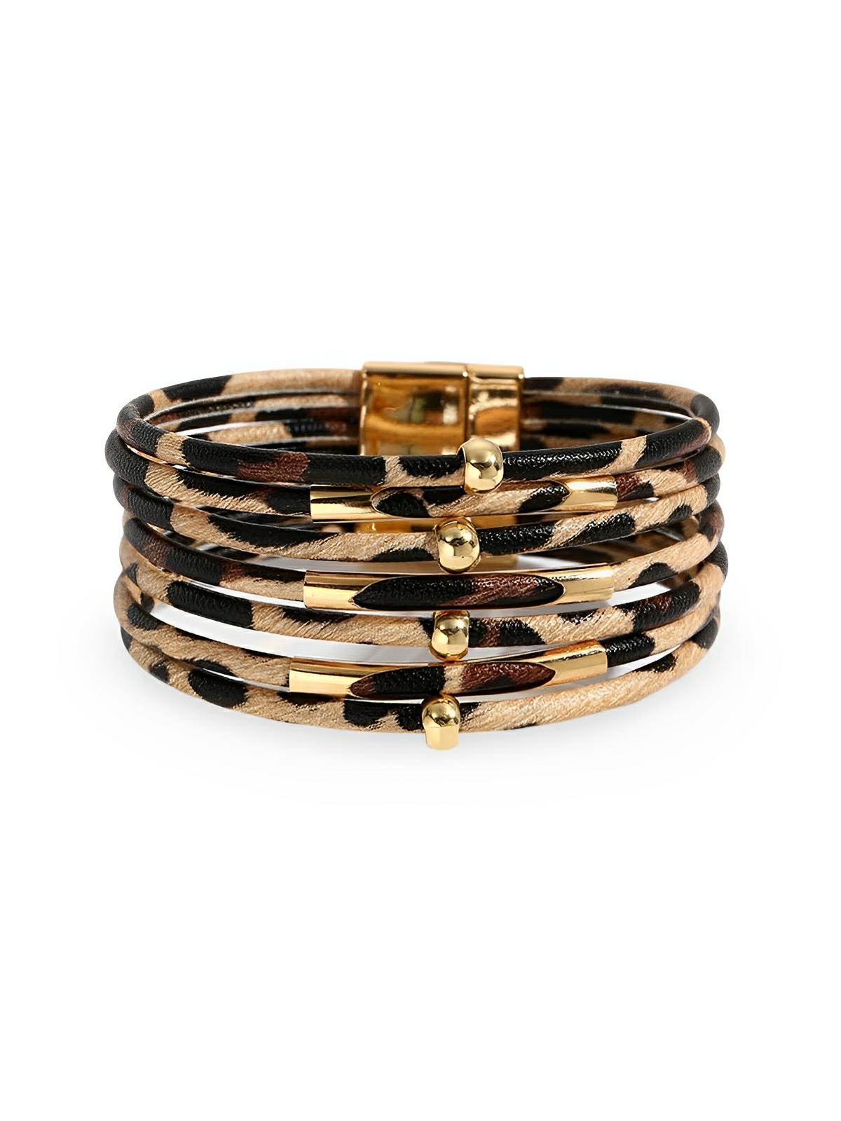 Bracelet magnétique multicouche en simili vegan avec imprimé léopard, perles et tube de cuivre incurvé, modèle Arnelle - Bracelet - Beige