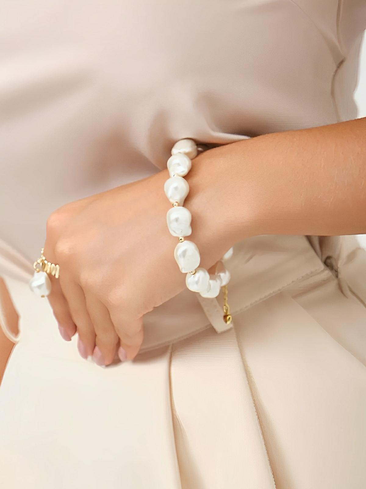 Bracelet perles baroques, perles irrégulières, look vintage, acier titane, ajustable, modèle Pascalle - Bracelet - Blanc