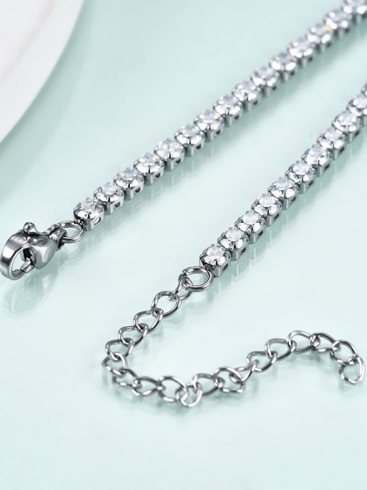 Bracelet tennis femme, or blanc, zircon scintillant, style luxe, fermoir sécurisé, modèle Larissa - Bracelet - Argent