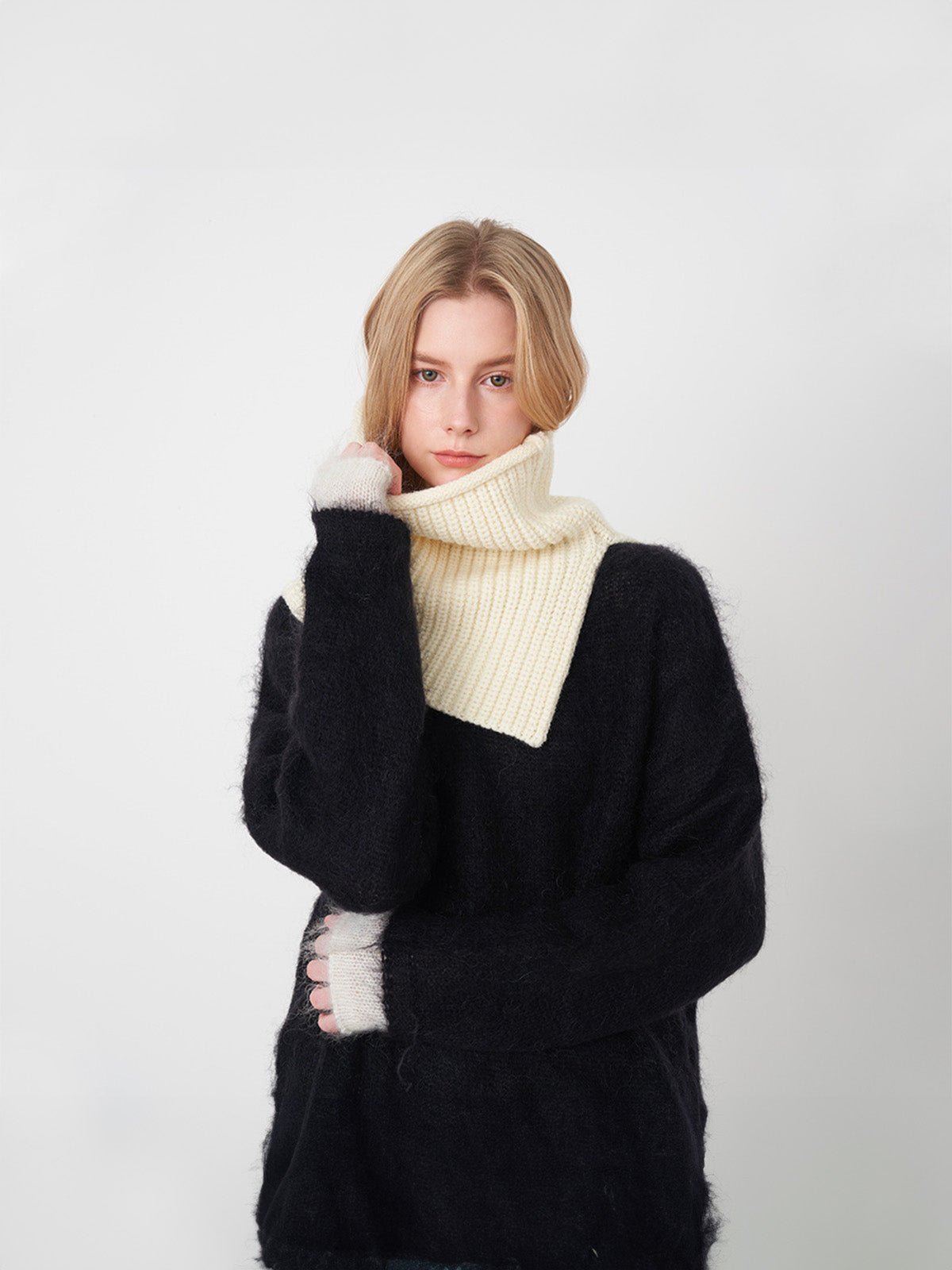 Cache - cou tricoté, doux et chaud, design haut col, unisexe, hiver, confort thermique, protection du cou, style minimaliste, modèle Artémis - Cache - cou - Blanc