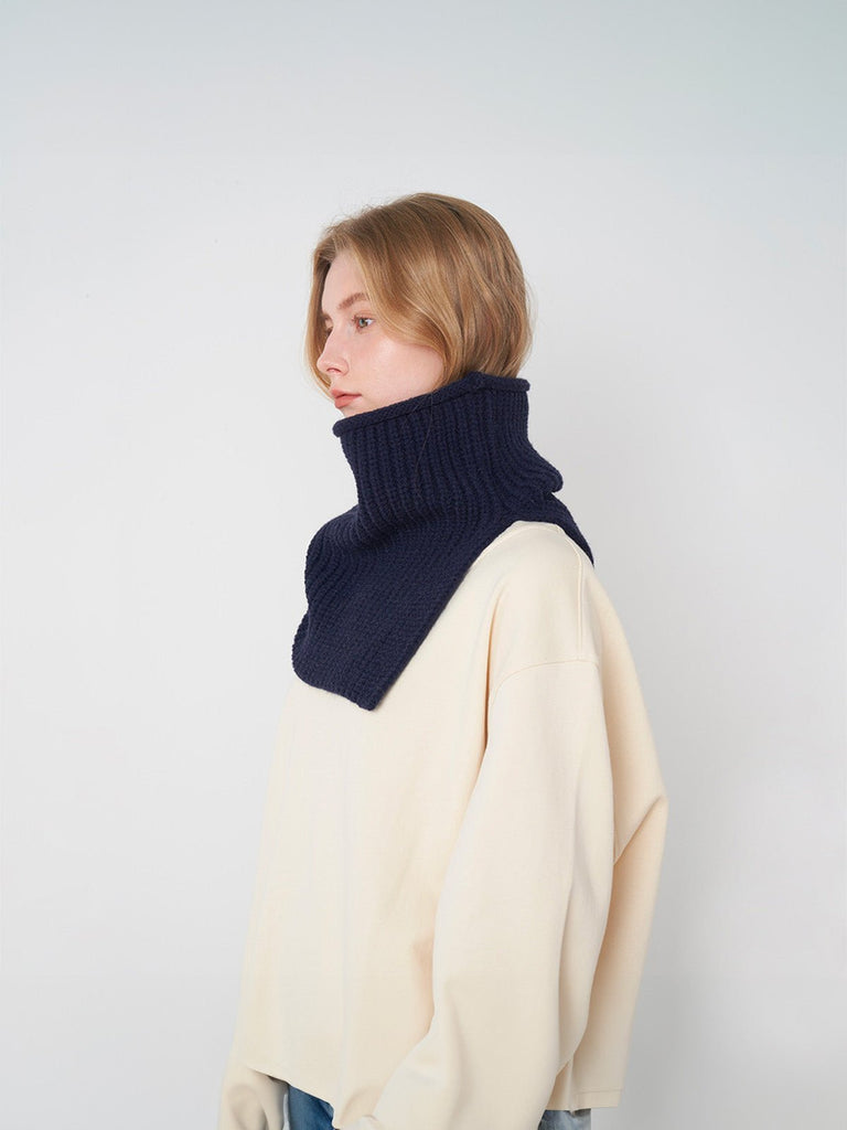 Cache - cou tricoté, doux et chaud, design haut col, unisexe, hiver, confort thermique, protection du cou, style minimaliste, modèle Artémis - Cache - cou - Bleu clair