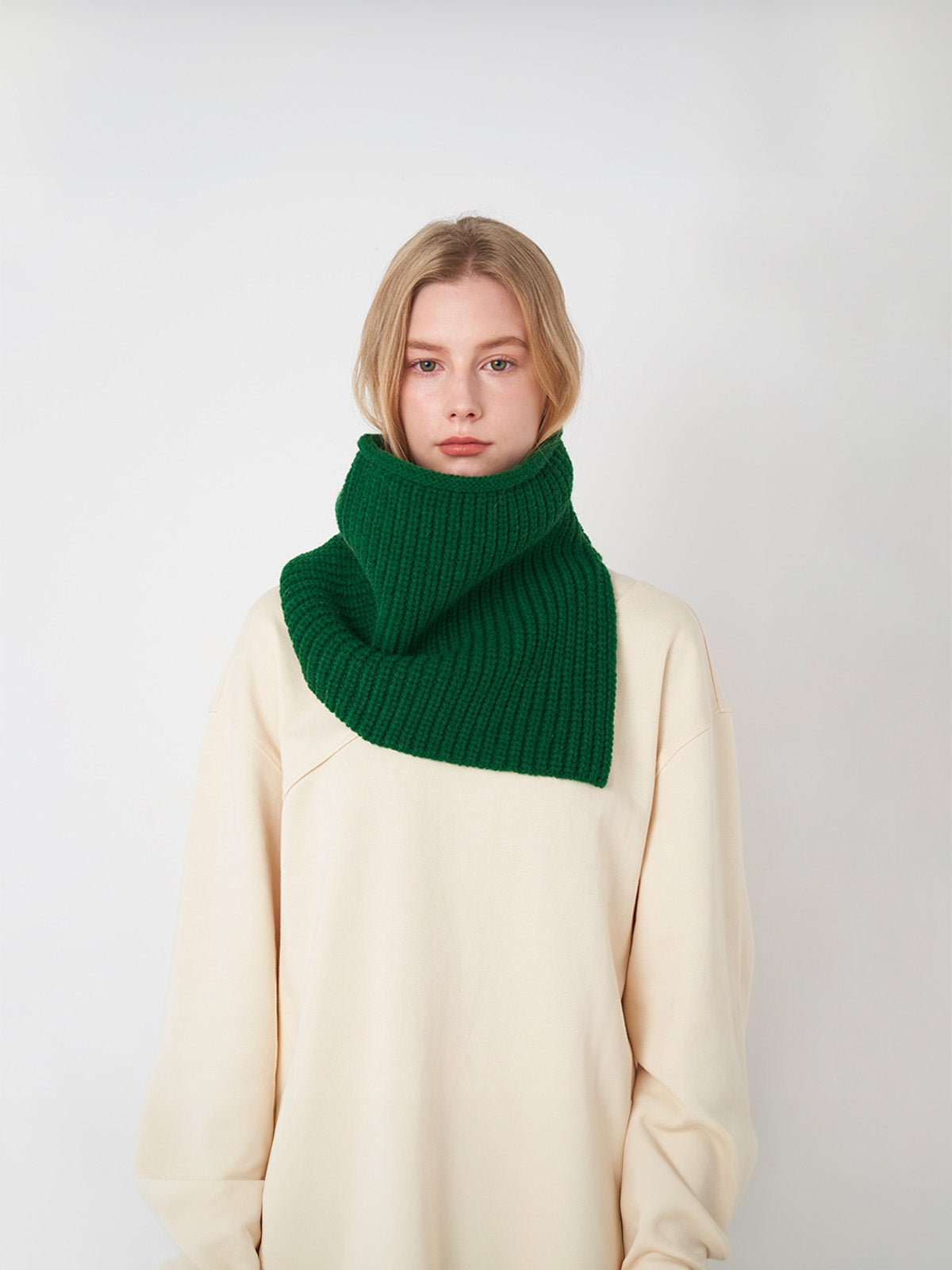 Cache - cou tricoté, doux et chaud, design haut col, unisexe, hiver, confort thermique, protection du cou, style minimaliste, modèle Artémis - Cache - cou - Vert